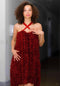 Robe courte Scarlet Mini Ousman O. en sequins rouge bordeaux et mousseline de soie, avec bretelles croisées en soie sauvage.