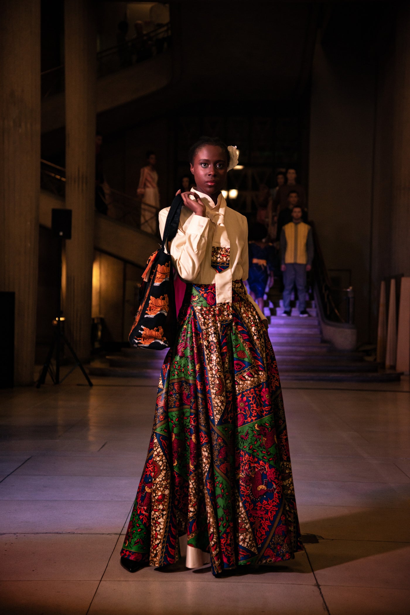 ensemble chic avec une grande jupe en Wax multimotifs